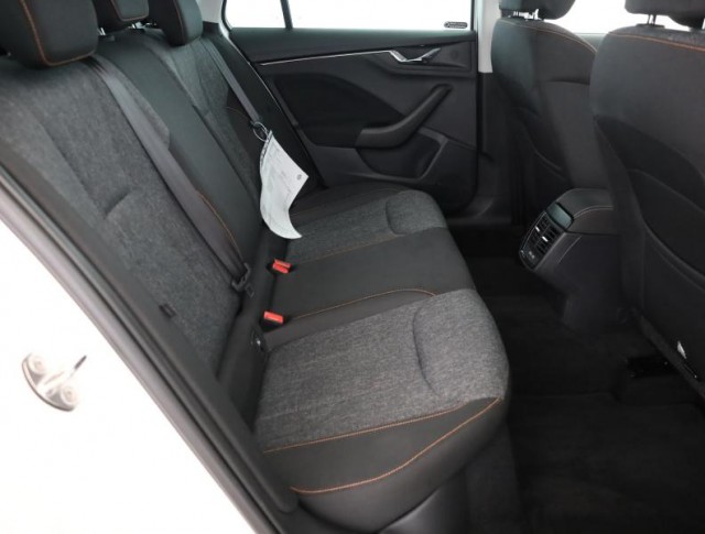 Škoda Kamiq  1.0 TSI Ambition