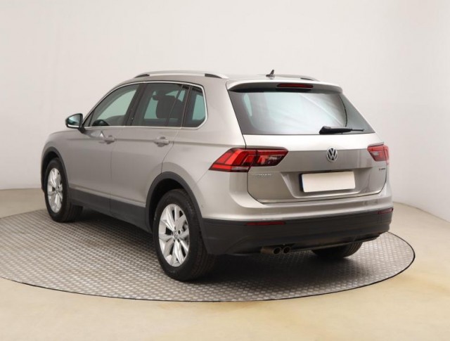 Volkswagen Tiguan  2.0 TSI Elegance