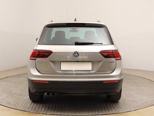 Volkswagen Tiguan  2.0 TSI Elegance