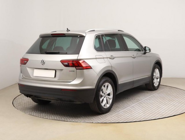 Volkswagen Tiguan  2.0 TSI Elegance