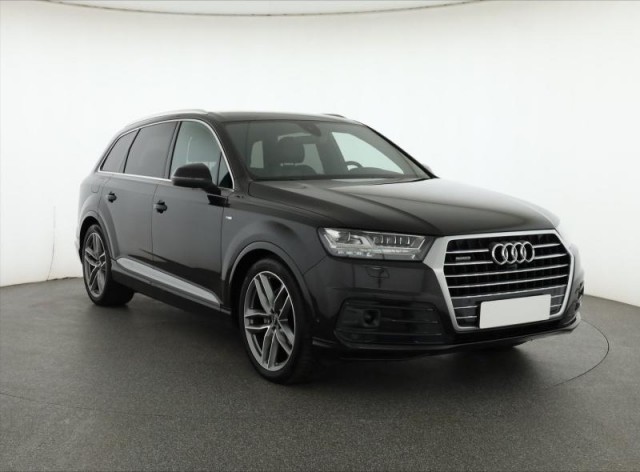 Audi Q7  3.0 TDI S-Line