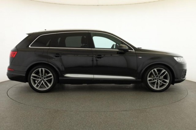 Audi Q7  3.0 TDI S-Line