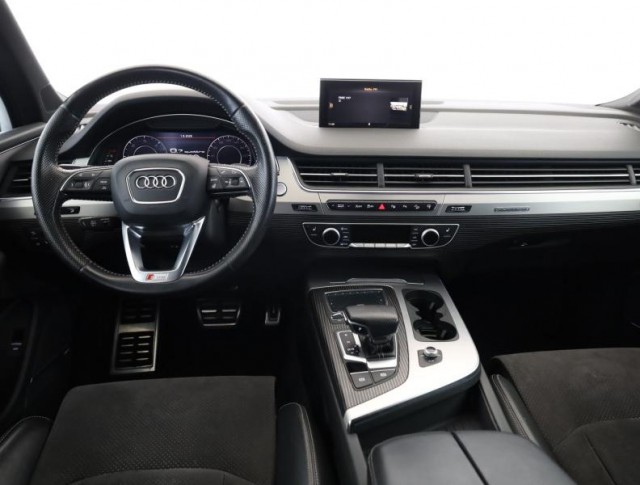 Audi Q7  3.0 TDI S-Line