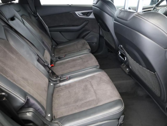 Audi Q7  3.0 TDI S-Line