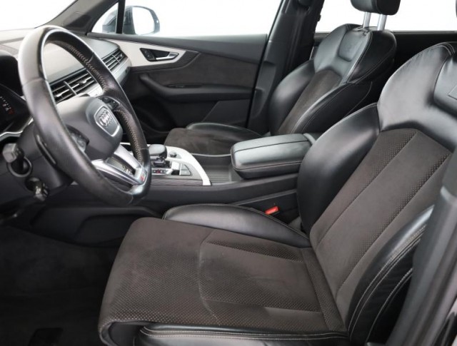 Audi Q7  3.0 TDI S-Line
