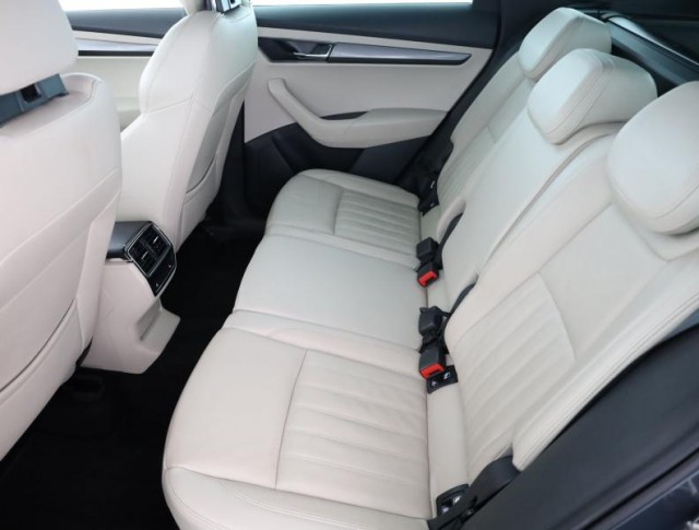 Škoda Karoq  1.5 TSI Style Plus