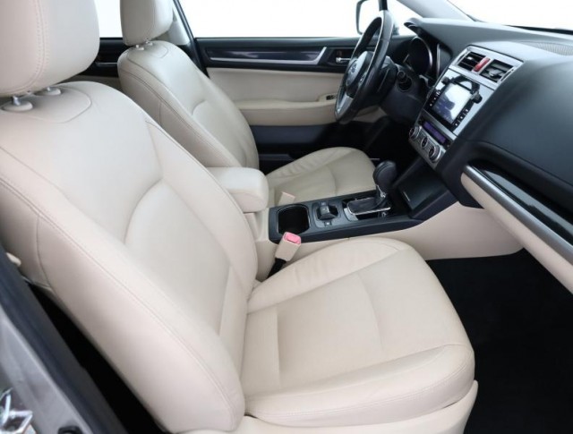 Subaru Outback  2.5 i Executive