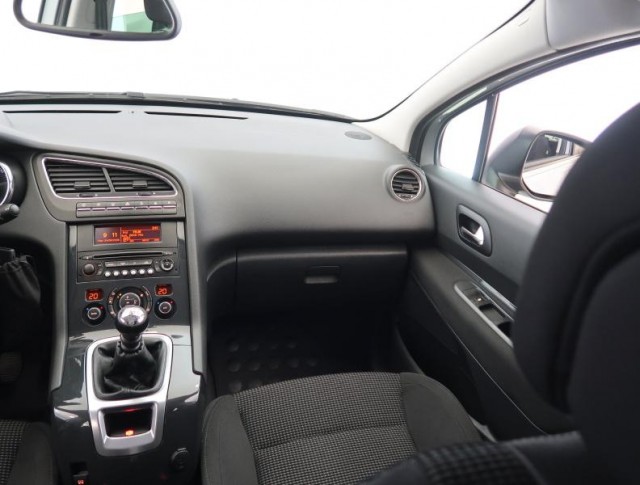 Peugeot 5008  2.0 HDI 