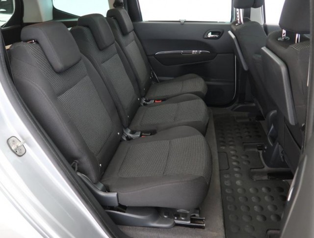 Peugeot 5008  2.0 HDI 