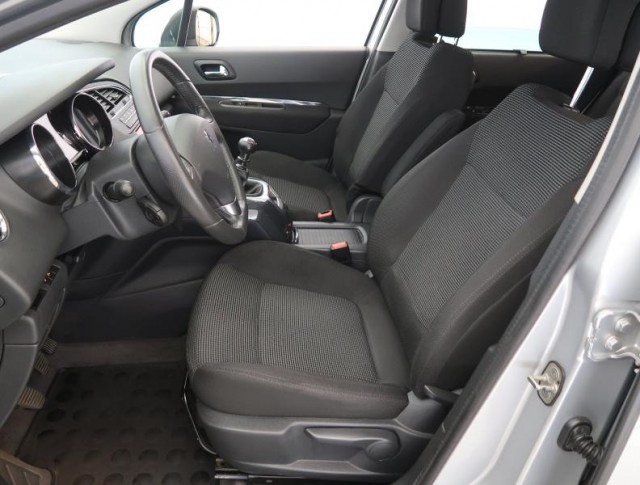 Peugeot 5008  2.0 HDI 