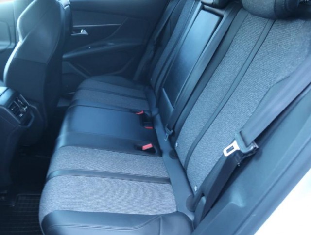 Peugeot 3008  1.6 PureTech 
