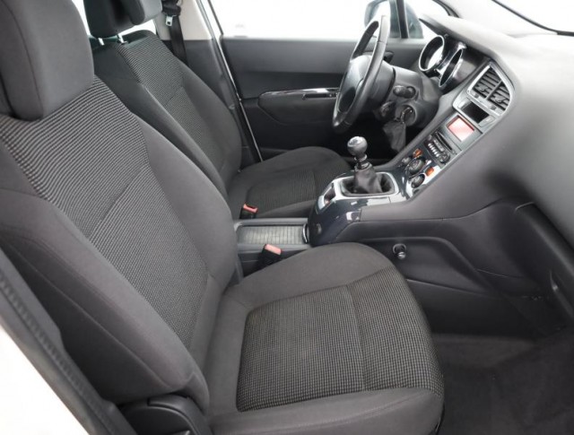 Peugeot 5008  2.0 HDI 