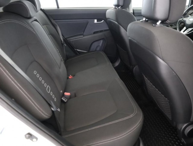 Kia Sportage  2.0 CRDi 