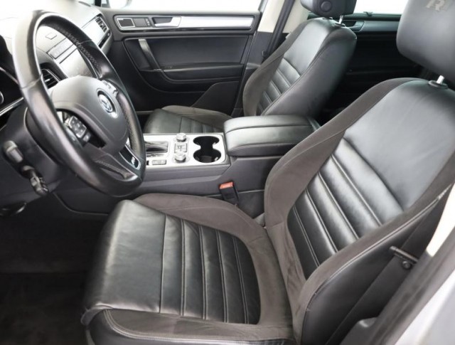 Volkswagen Touareg  3.0 TDI R-Line