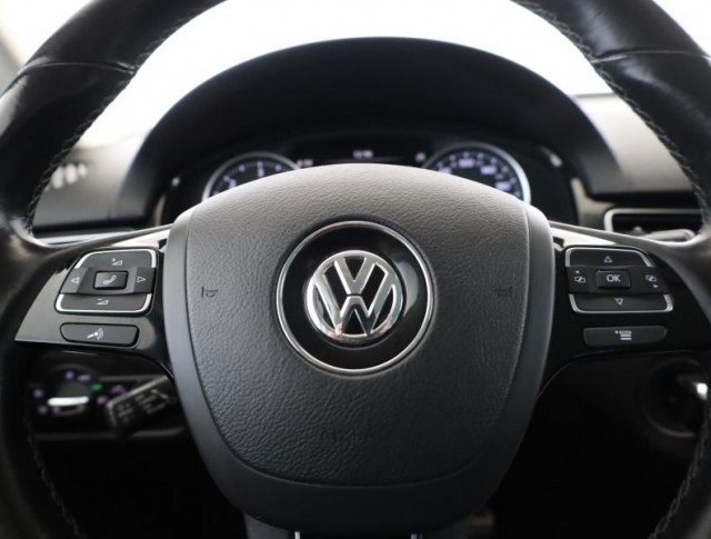 Volkswagen Touareg  3.0 TDI R-Line