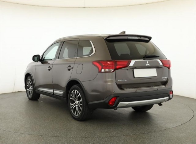Mitsubishi Outlander  2.2 DI-D 