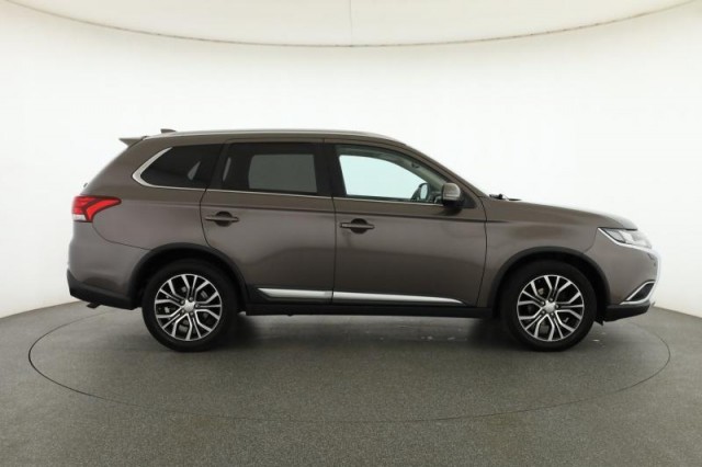 Mitsubishi Outlander  2.2 DI-D 