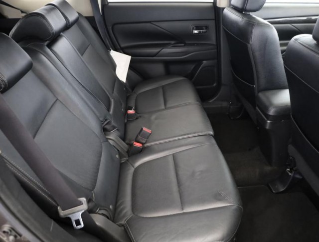 Mitsubishi Outlander  2.2 DI-D 