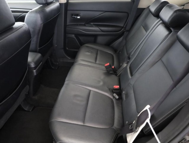 Mitsubishi Outlander  2.2 DI-D 