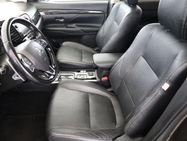 Mitsubishi Outlander  2.2 DI-D 