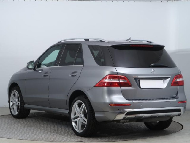 Mercedes-Benz ML  ML 350 BlueTEC AMG line