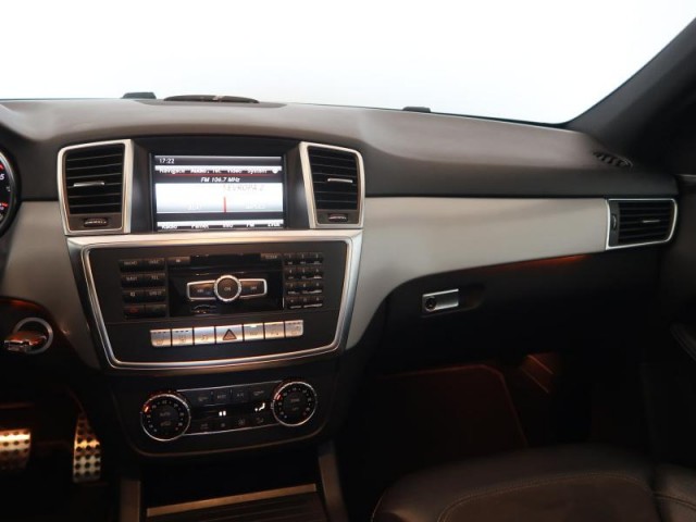 Mercedes-Benz ML  ML 350 BlueTEC AMG line
