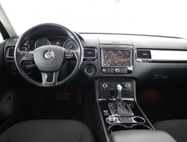 Volkswagen Touareg  3.0 TDI 
