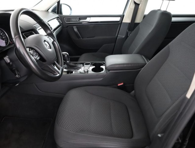 Volkswagen Touareg  3.0 TDI 