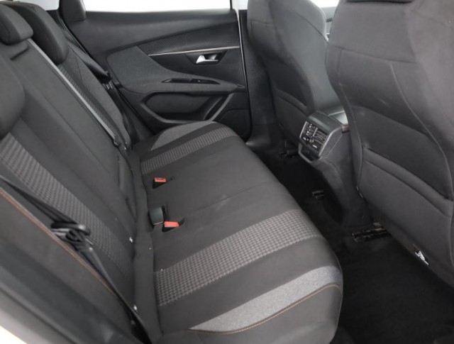 Peugeot 3008  1.5 BlueHDi 