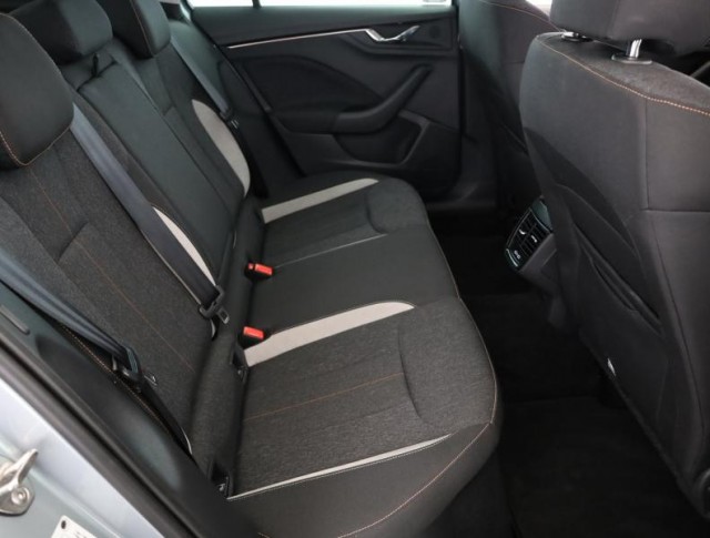 Škoda Kamiq  1.0 TSI Top Selection