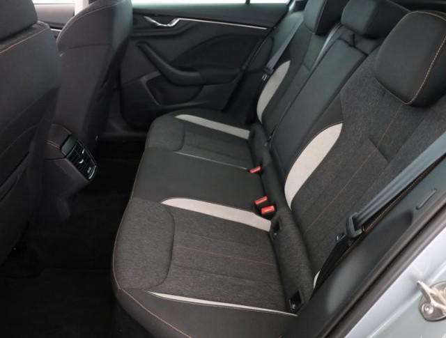 Škoda Kamiq  1.0 TSI Top Selection