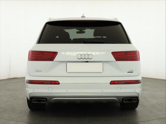 Audi Q7  3.0 TDI 