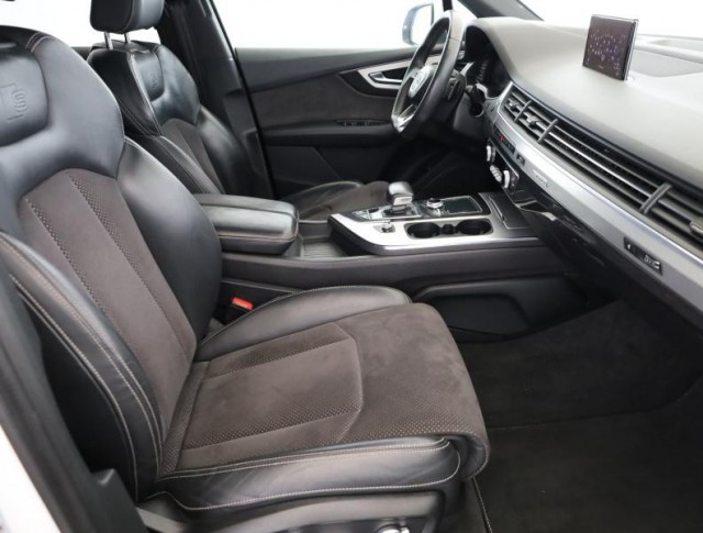 Audi Q7  3.0 TDI 