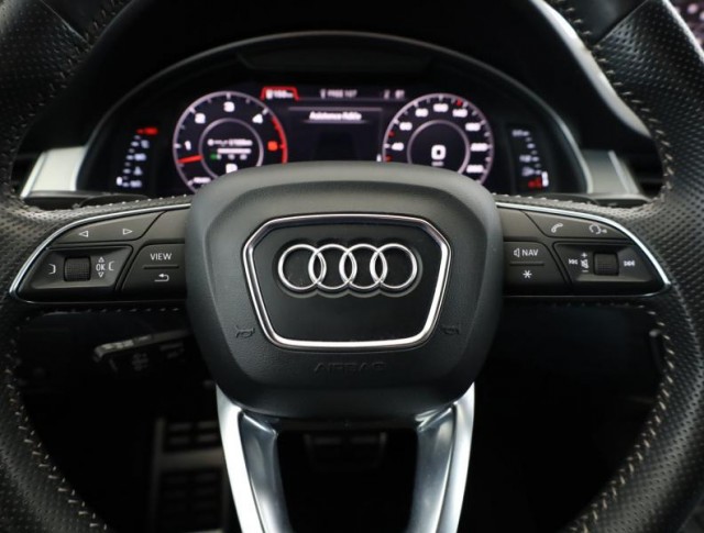 Audi Q7  3.0 TDI 