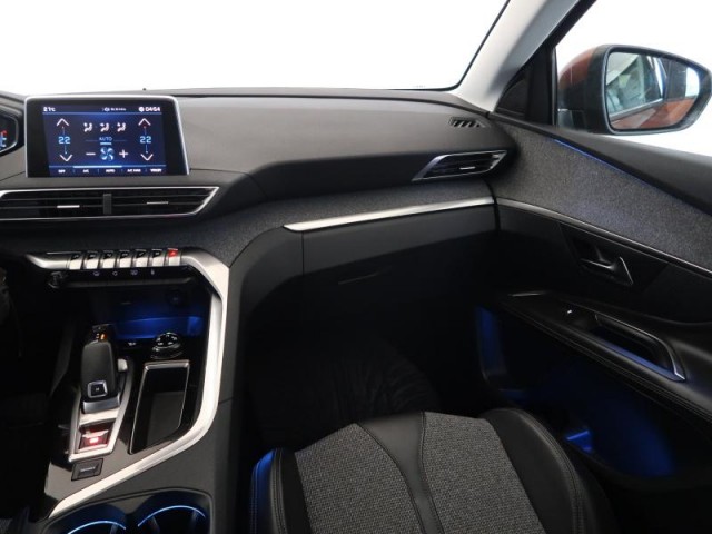 Peugeot 3008  1.5 BlueHDi 