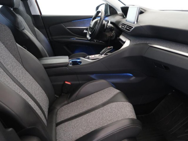 Peugeot 3008  1.5 BlueHDi 