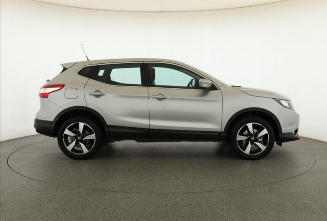 Nissan Qashqai  1.6 DIG-T 
