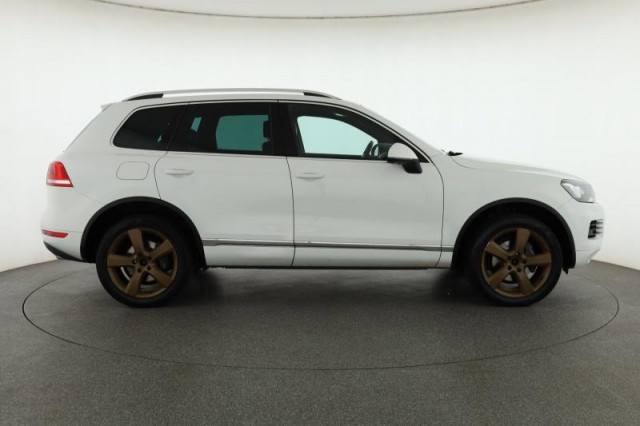 Volkswagen Touareg  3.0 TDI 