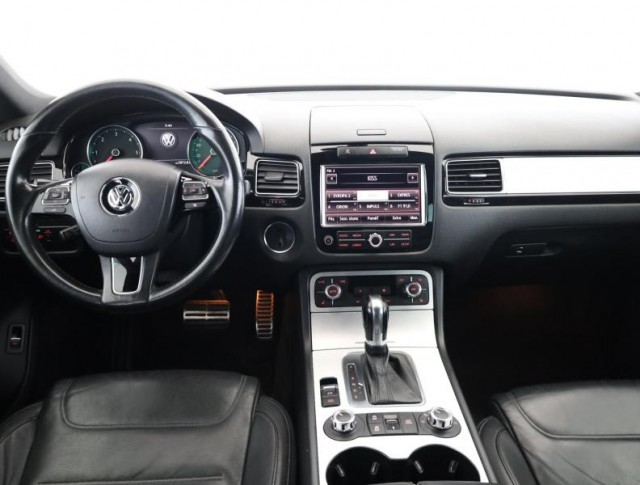 Volkswagen Touareg  3.0 TDI 