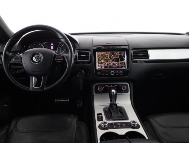 Volkswagen Touareg  3.0 TDI 