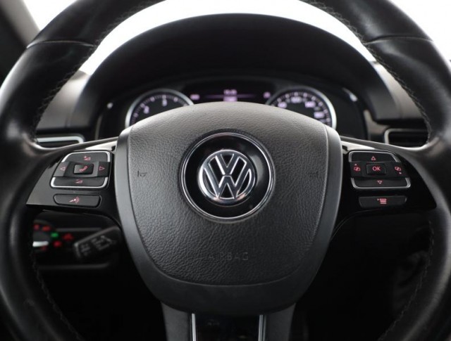 Volkswagen Touareg  3.0 TDI 