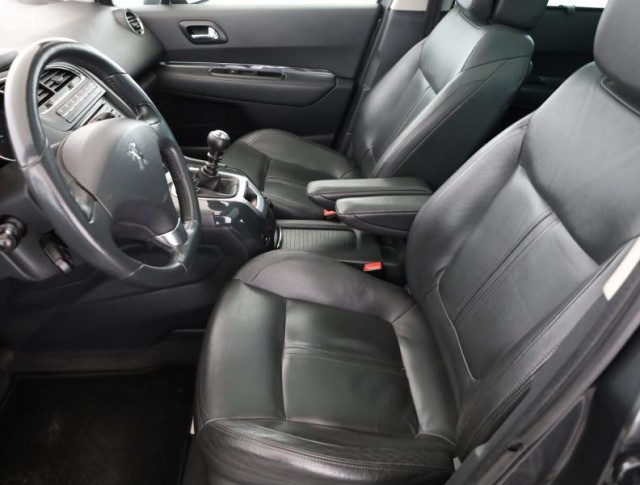 Peugeot 5008  2.0 HDI 