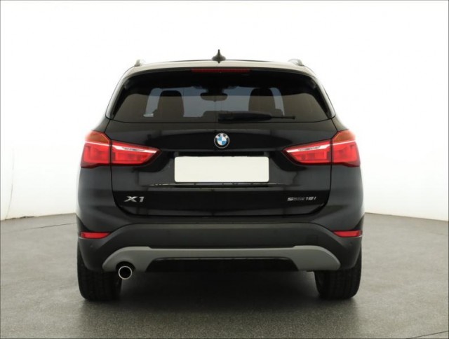 BMW X1  sDrive18i 