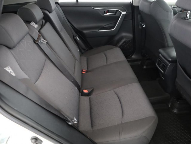 Toyota RAV 4  2.0 Valvematic 