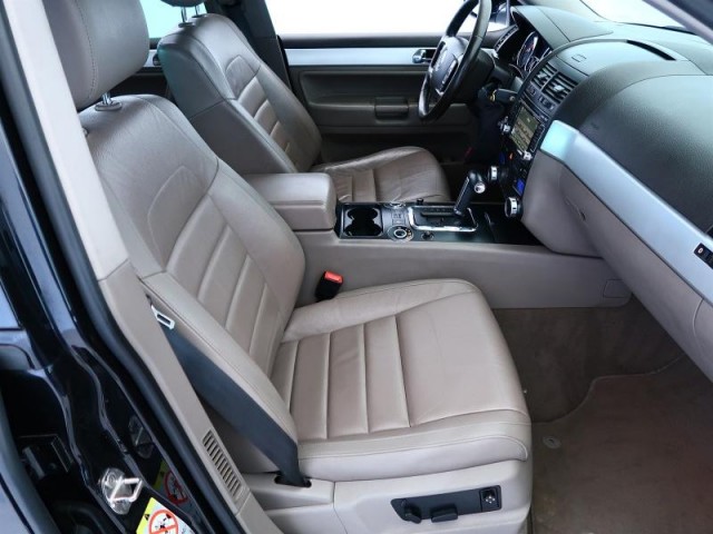 Volkswagen Touareg  3.0 TDI 