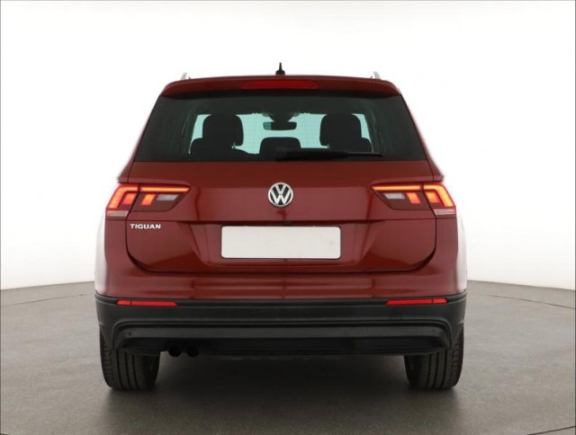 Volkswagen Tiguan  2.0 TSI 