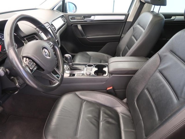 Volkswagen Touareg  3.0 TDI 