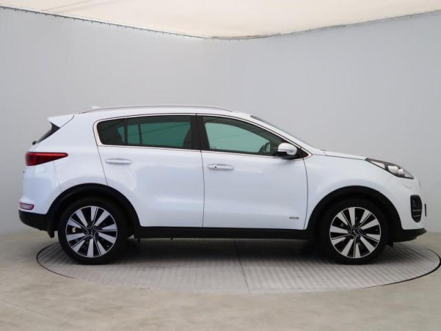 Kia Sportage  2.0 CRDi DeLuxe