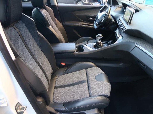 Peugeot 3008  2.0 BlueHDi 