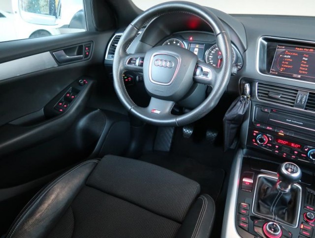 Audi Q5  2.0 TFSI S-Line